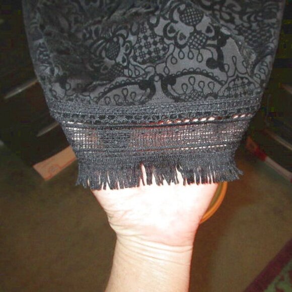 Calessa Mixed Media Tunic Top Size 2X Velvet Lace Embroidered Artsy Vamp Witchy - Picture 10 of 11